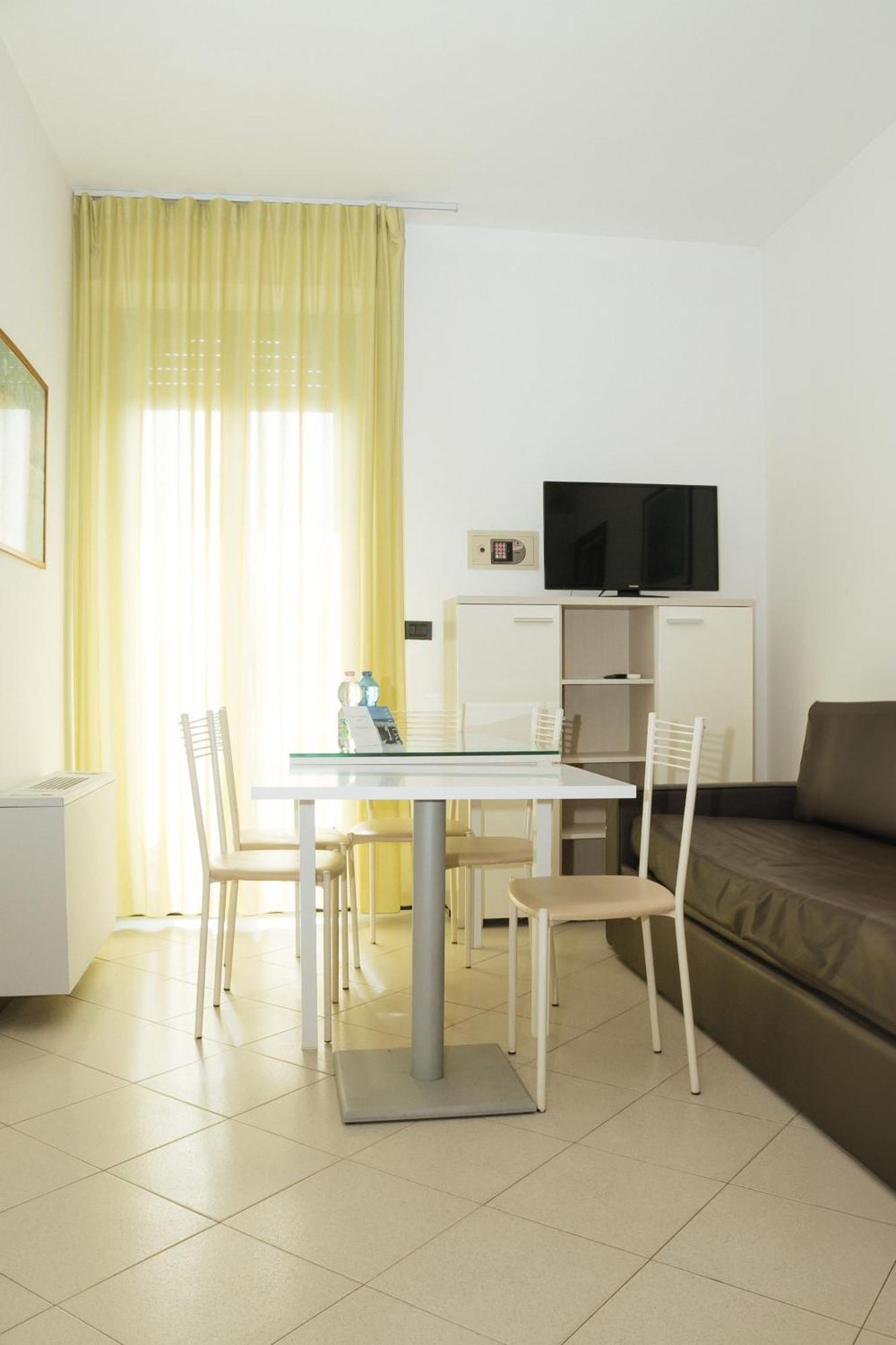 Gabbiano Apartments Римини Экстерьер фото