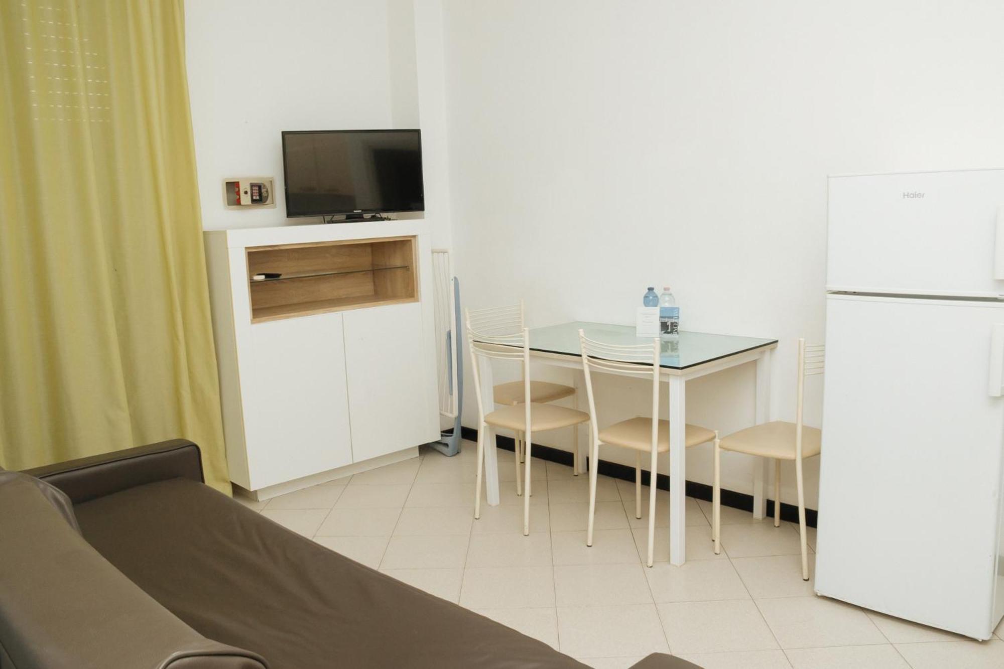 Gabbiano Apartments Римини Экстерьер фото