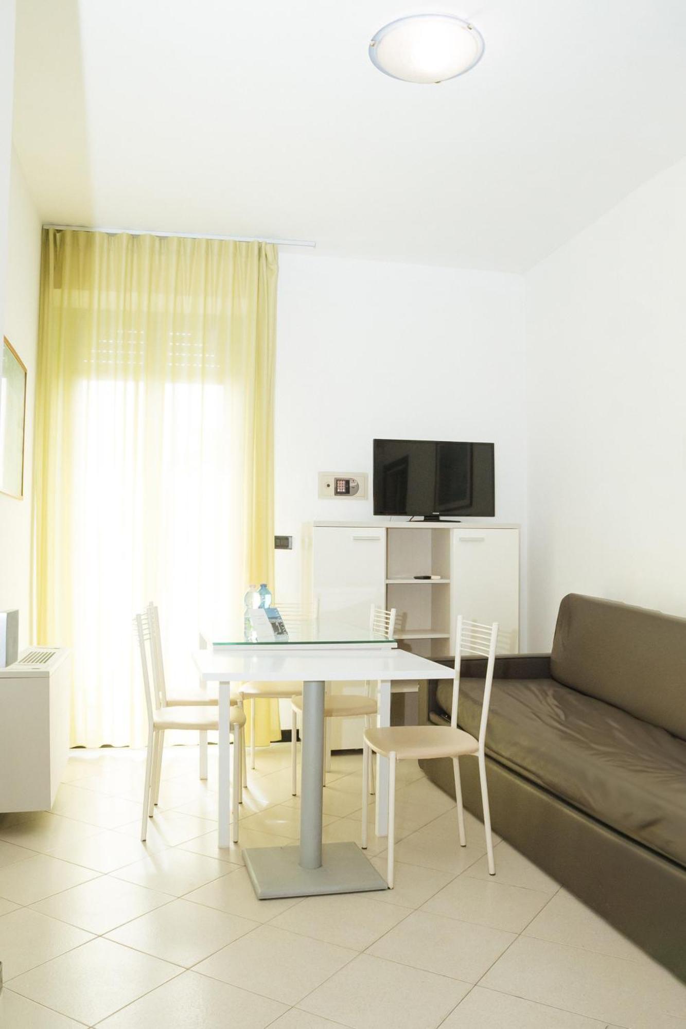 Gabbiano Apartments Римини Экстерьер фото