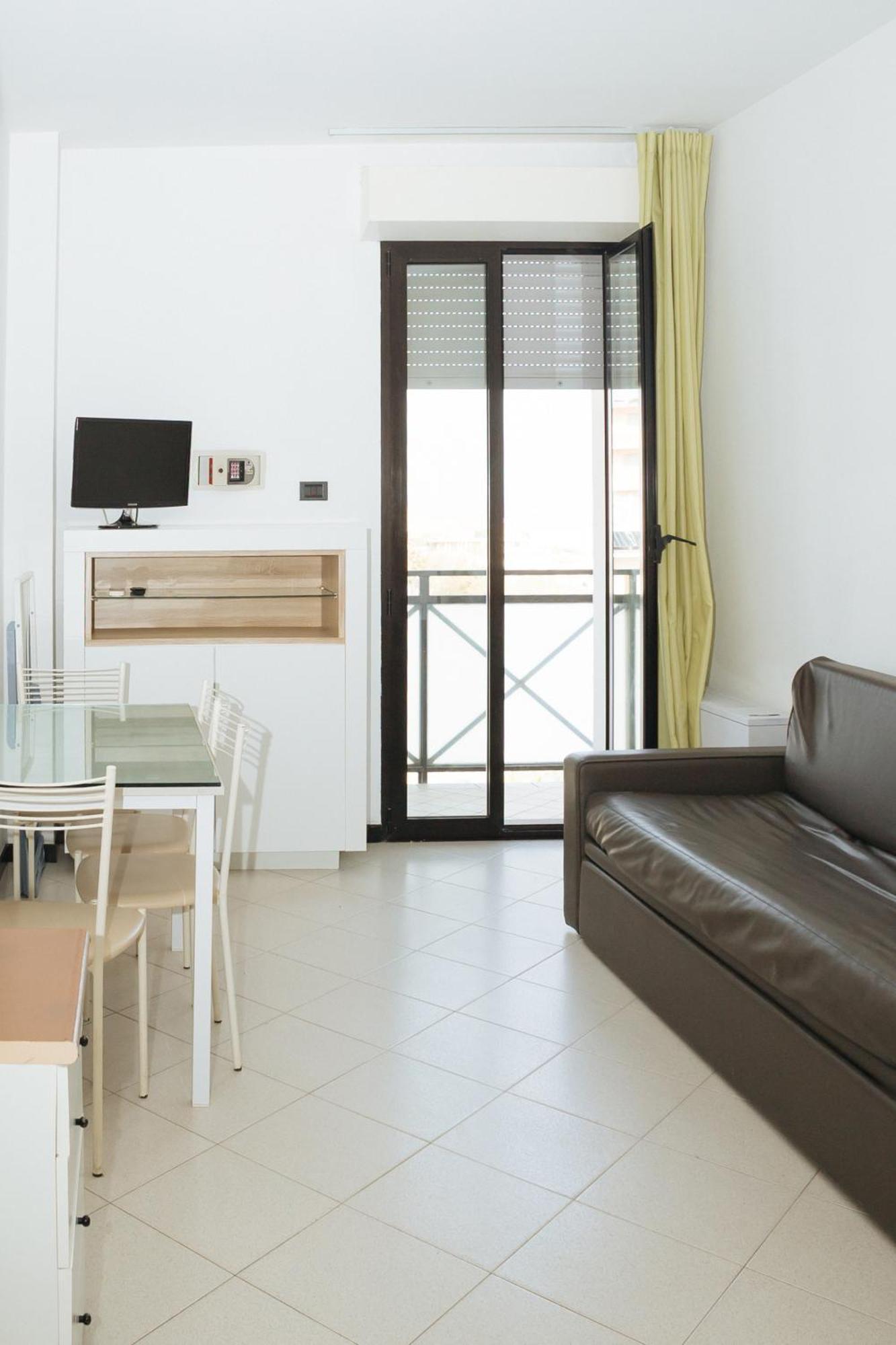 Gabbiano Apartments Римини Экстерьер фото